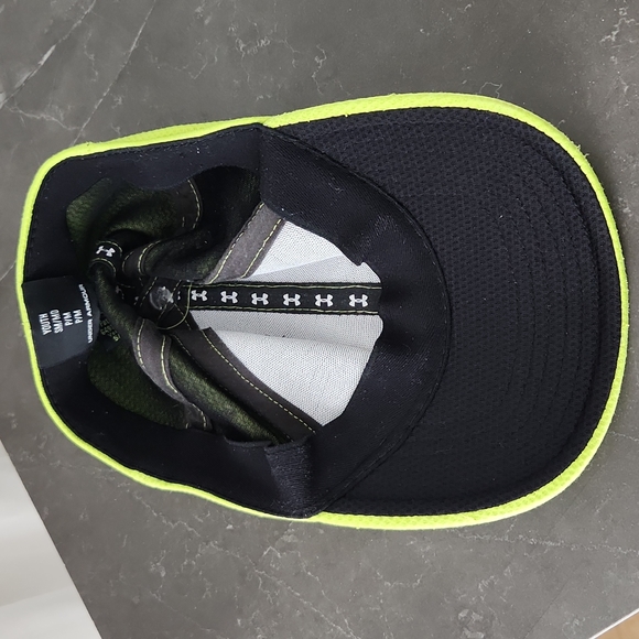 Under armour hat - Picture 5 of 5